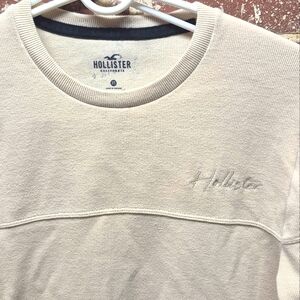 Hollister Men's Size XS Waffle Knit Long Sleeve Crewneck Shirt with Embroidered